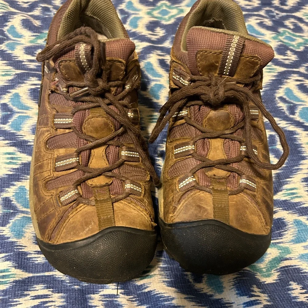 GUC Women's Keen hiking shoes